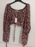 Top corto a fiori