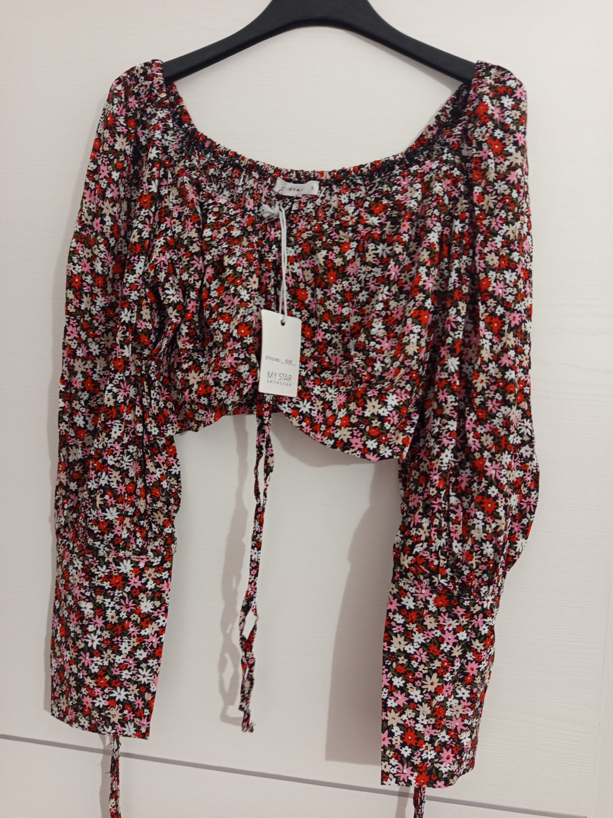 Top corto a fiori